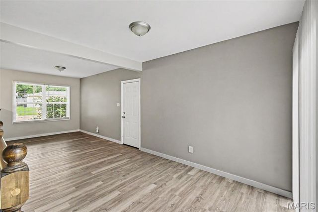 6706 Vineland Drive, Hazelwood, MO 63042