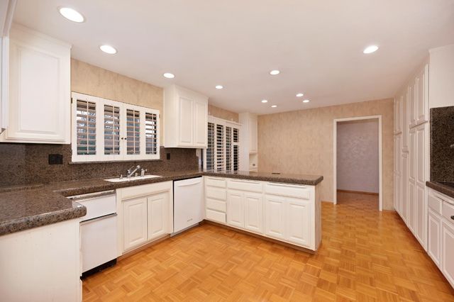 1106 Commons Dr, Sacramento, CA 95825