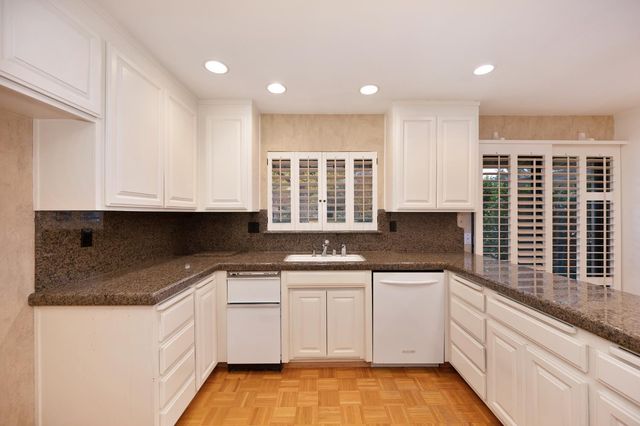 1106 Commons Dr, Sacramento, CA 95825