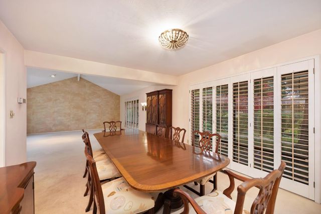 1106 Commons Dr, Sacramento, CA 95825