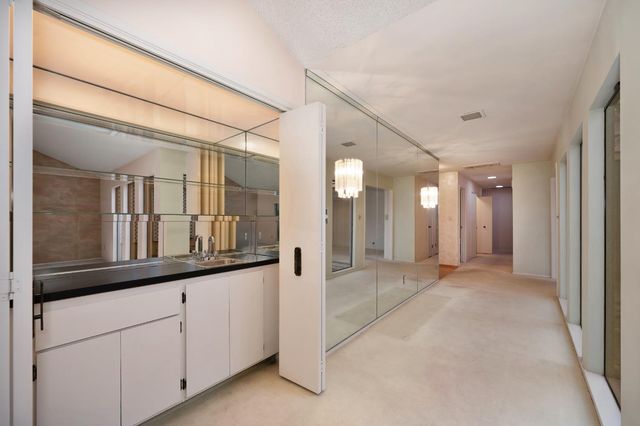 1106 Commons Dr, Sacramento, CA 95825