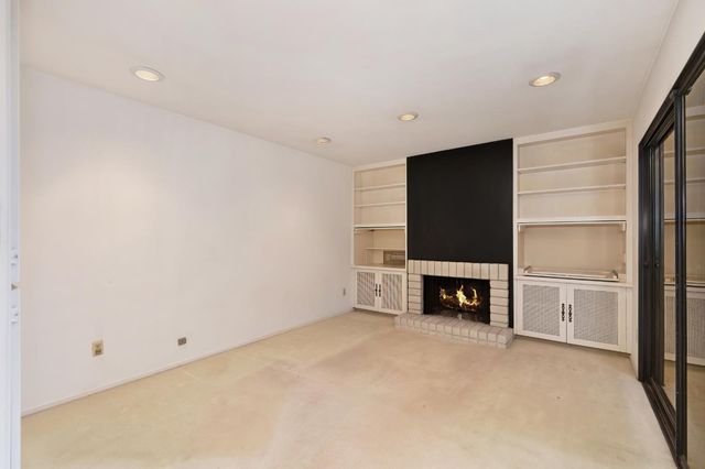 1106 Commons Dr, Sacramento, CA 95825