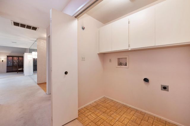 1106 Commons Dr, Sacramento, CA 95825