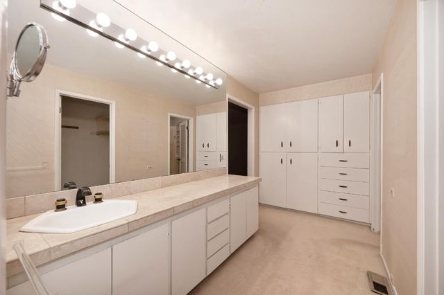 1106 Commons Dr, Sacramento, CA 95825