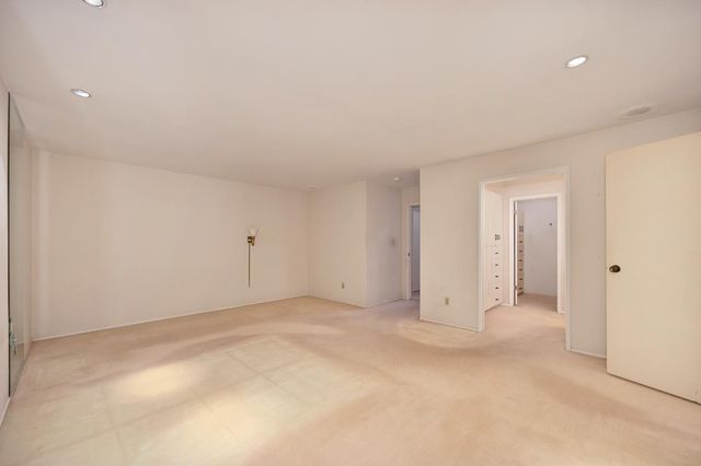 1106 Commons Dr, Sacramento, CA 95825