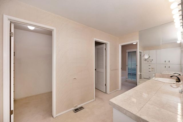 1106 Commons Dr, Sacramento, CA 95825