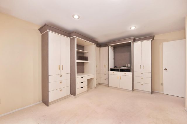 1106 Commons Dr, Sacramento, CA 95825