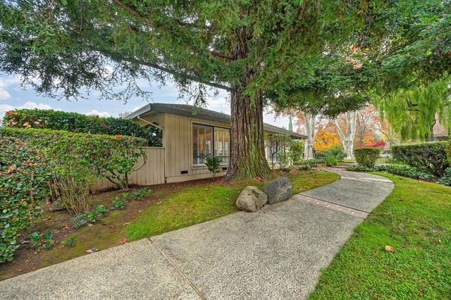 1106 Commons Dr, Sacramento, CA 95825