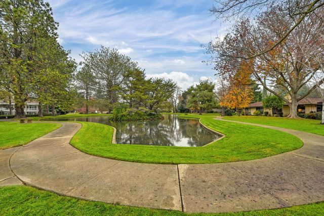 1106 Commons Dr, Sacramento, CA 95825