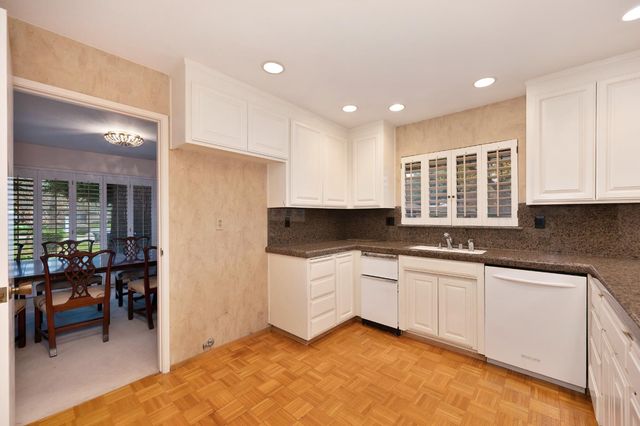 1106 Commons Dr, Sacramento, CA 95825