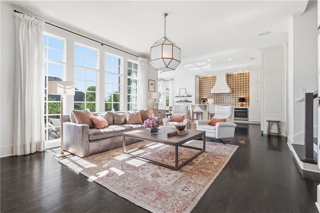 5211 W 149th Street, Leawood, KS 66224