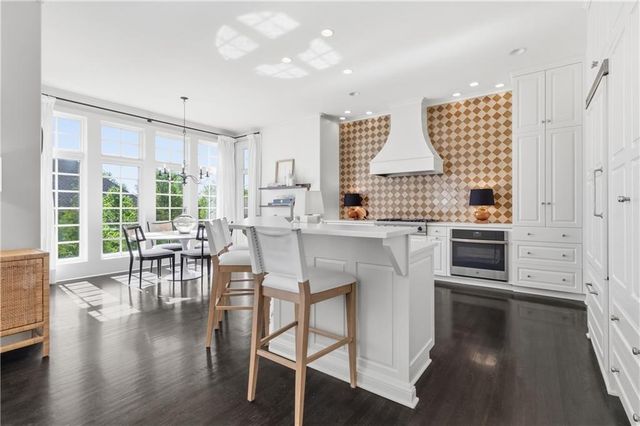 5211 W 149th Street, Leawood, KS 66224