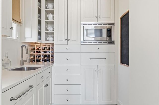 5211 W 149th Street, Leawood, KS 66224