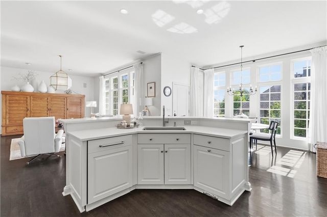 5211 W 149th Street, Leawood, KS 66224
