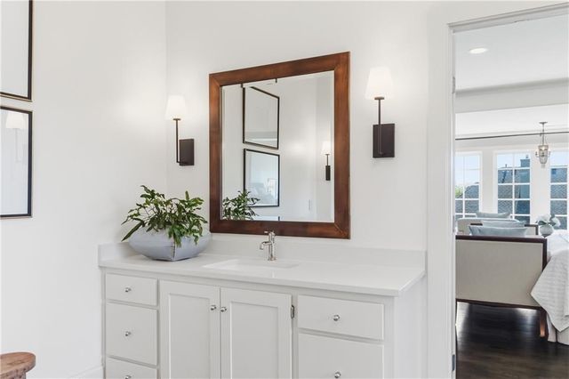 5211 W 149th Street, Leawood, KS 66224