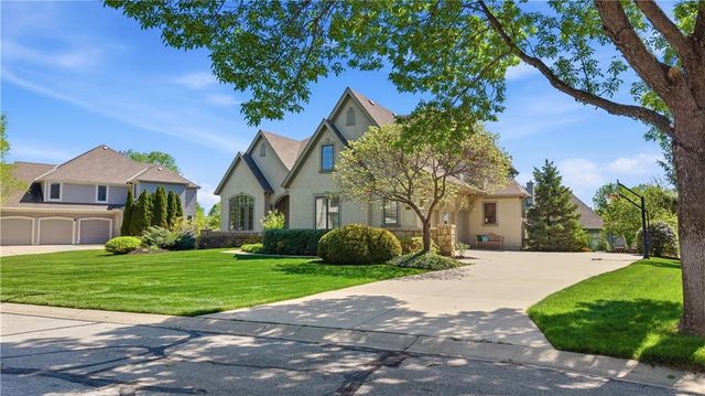 5211 W 149th Street, Leawood, KS 66224