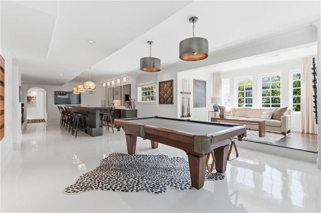 5211 W 149th Street, Leawood, KS 66224