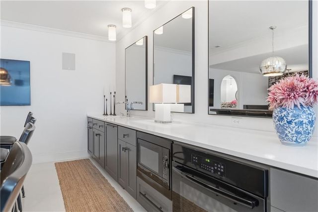 5211 W 149th Street, Leawood, KS 66224