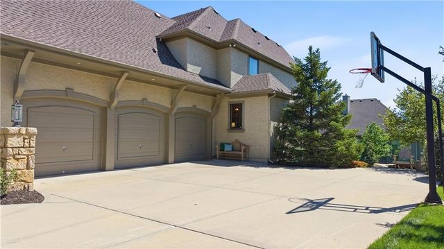 5211 W 149th Street, Leawood, KS 66224