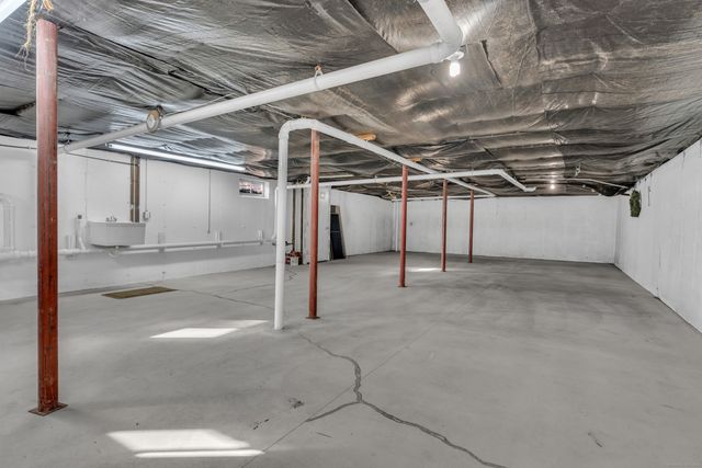 22 Heather Brook Road, Montville, CT 06382