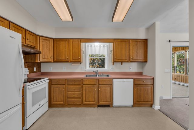 22 Heather Brook Road, Montville, CT 06382