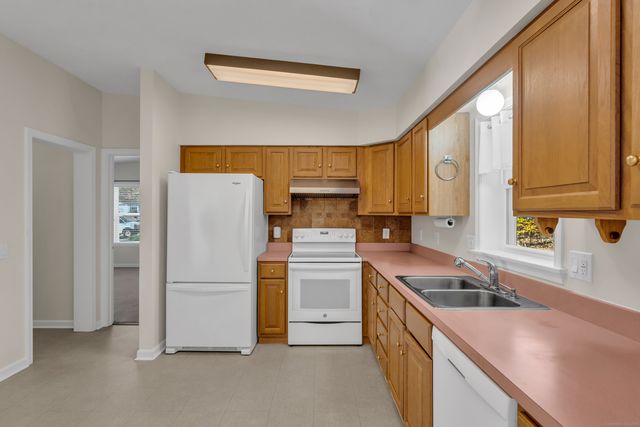 22 Heather Brook Road, Montville, CT 06382