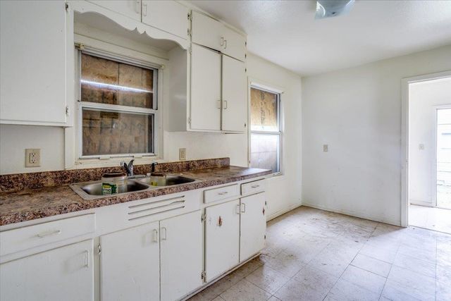 2343 N Poplar, Wichita, KS 67219