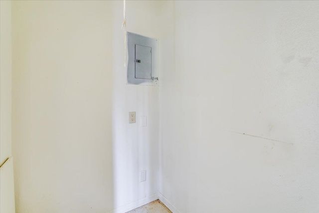 2343 N Poplar, Wichita, KS 67219