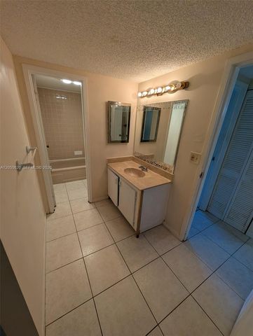 4354 NW 9TH AVE 13-2C, Deerfield Beach, FL 33064