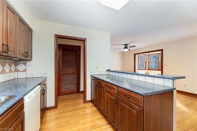 4401 Hollow Hill Road, Kernersville, NC 27284