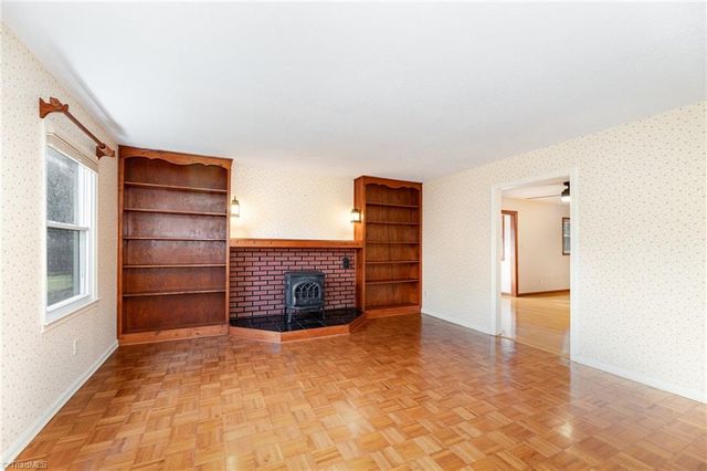 4401 Hollow Hill Road, Kernersville, NC 27284