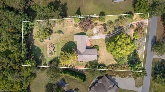 4401 Hollow Hill Road, Kernersville, NC 27284