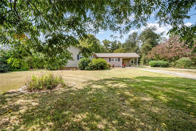 4401 Hollow Hill Road, Kernersville, NC 27284