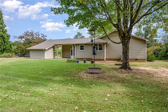 4401 Hollow Hill Road, Kernersville, NC 27284