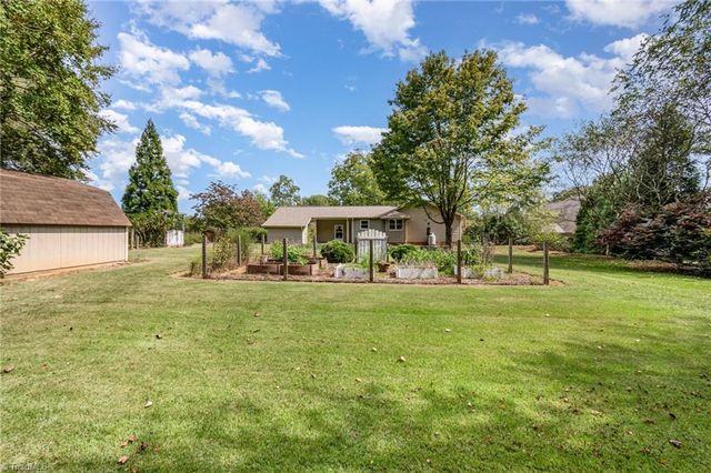 4401 Hollow Hill Road, Kernersville, NC 27284