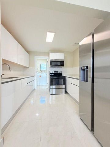 53 NE 16th Place, Fort Lauderdale, FL 33305