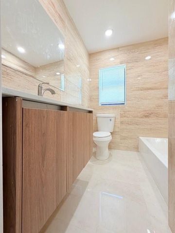 53 NE 16th Place, Fort Lauderdale, FL 33305