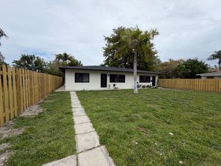 53 NE 16th Place, Fort Lauderdale, FL 33305