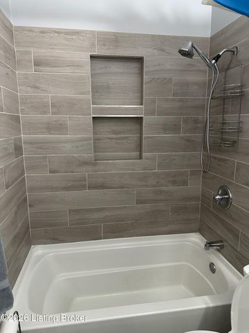 163 Blossom Rd, Louisville, KY 40229