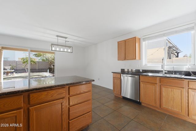 2321 E CHANUTE Pass, Phoenix, AZ 85040