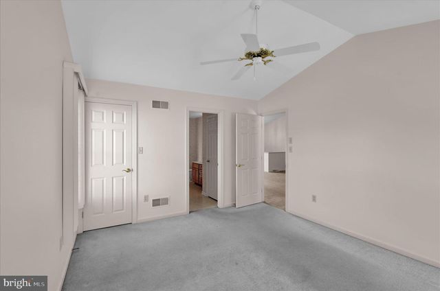 10 CREEKSIDE DR, Millersville, PA 17551