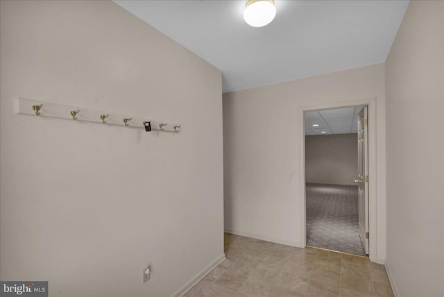 10 CREEKSIDE DR, Millersville, PA 17551