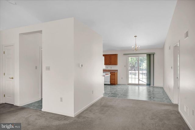 10 CREEKSIDE DR, Millersville, PA 17551