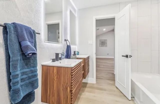 3301 Winderemere Drive, Arlington, TX 76014