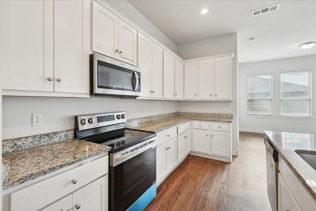 313 Marble Creek Drive, Fort Worth, TX 76131