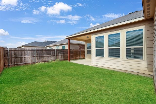 313 Marble Creek Drive, Fort Worth, TX 76131