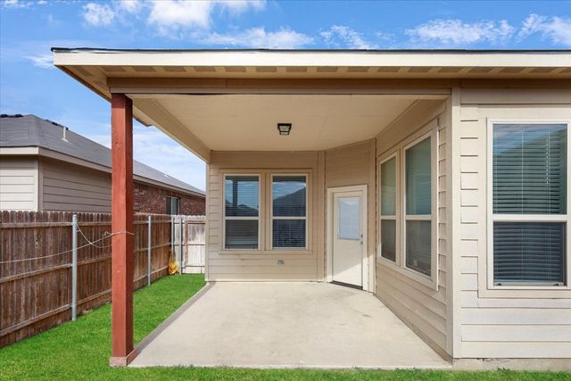 313 Marble Creek Drive, Fort Worth, TX 76131