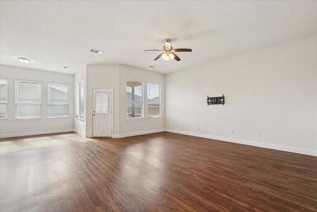 313 Marble Creek Drive, Fort Worth, TX 76131