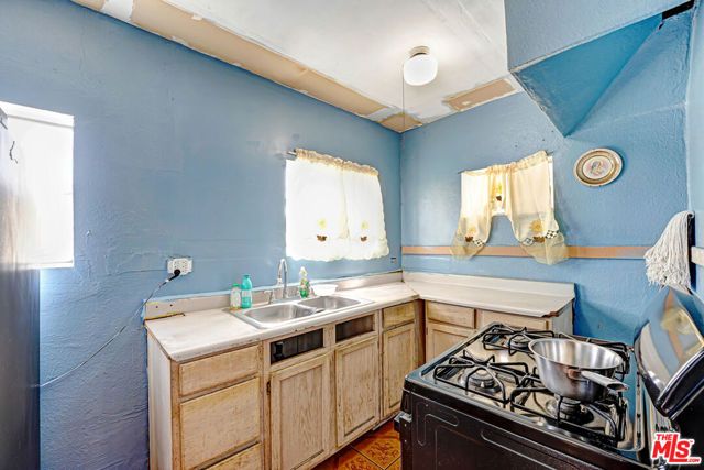 549 Hargrave Street, Inglewood, CA 90302