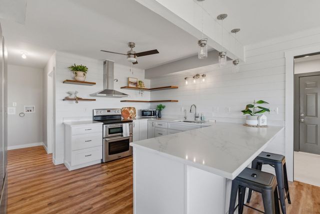 1045 N Oliver Rd, Belle Plaine, KS 67013